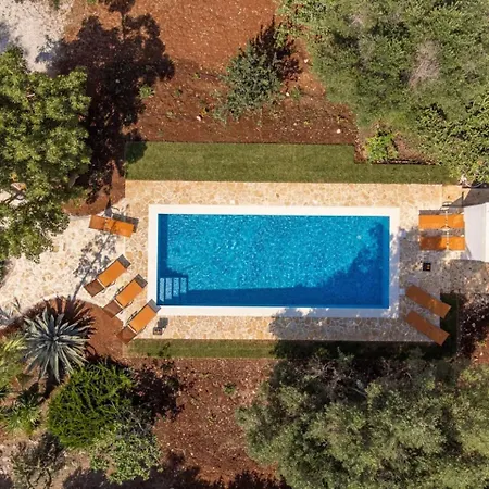 度假居 Casa Tina Con Piscina 圣维托诺曼