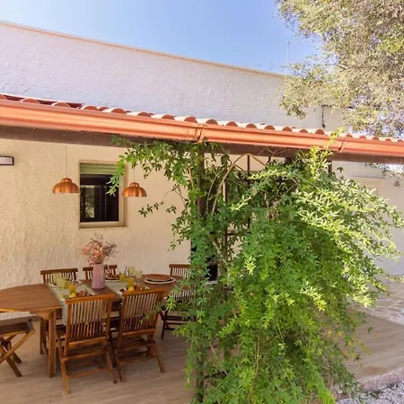 度假居 Casa Tina Con Piscina 圣维托诺曼