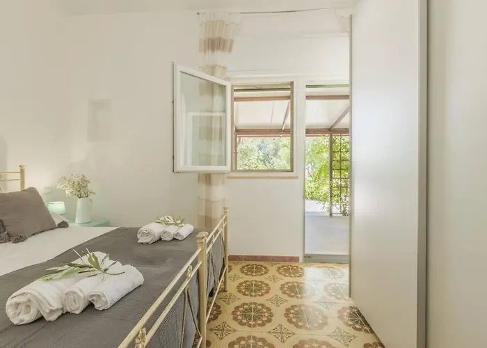 Casa Tina Con Piscina 度假居 *