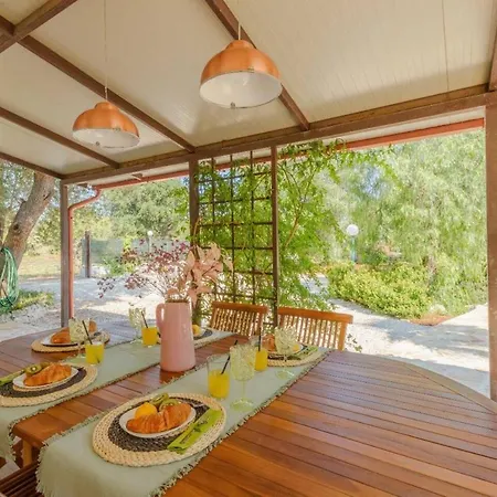 Casa Tina Con Piscina Holiday home