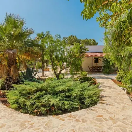 بيت للعطل Casa Tina Con Piscina *