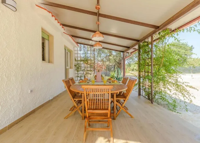 펜션 Casa Tina Con Piscina 산비토데이노르만니