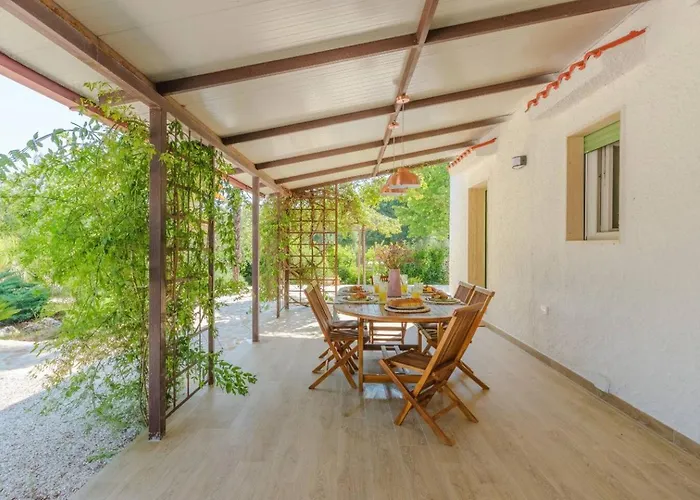 Casa Tina Con Piscina 펜션 *